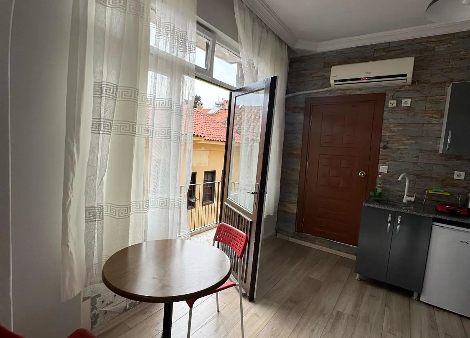 Erkal Pension Antalya 2*,  Turcja
